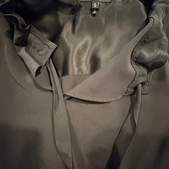 rag & bone Bennett 💯 silk Black Ruffled V-Neck Blouse M - Picture 2 of 9